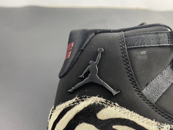 MaikeSneakers AR0715-010 11 ANIMAL INSTINCT JORDAN AIR 0818